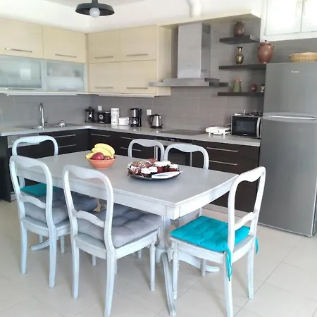 Daire Albatross Seafront House