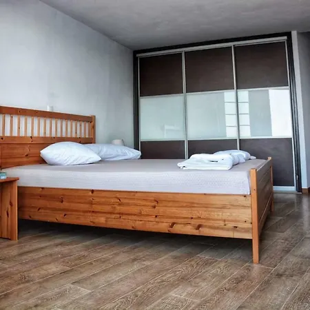 Albatross Seafront House