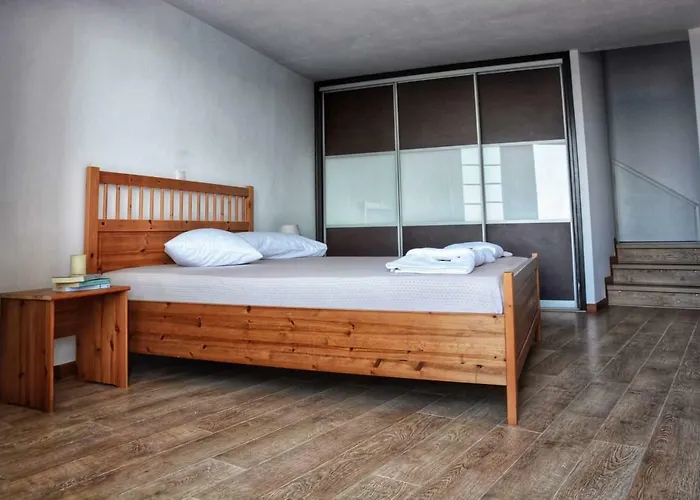 Albatross Seafront House