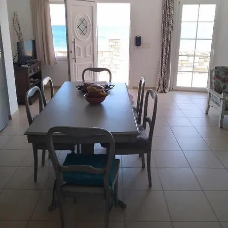 Albatross Seafront House *