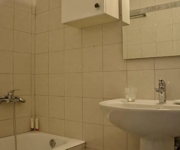 Albatross Seafront House